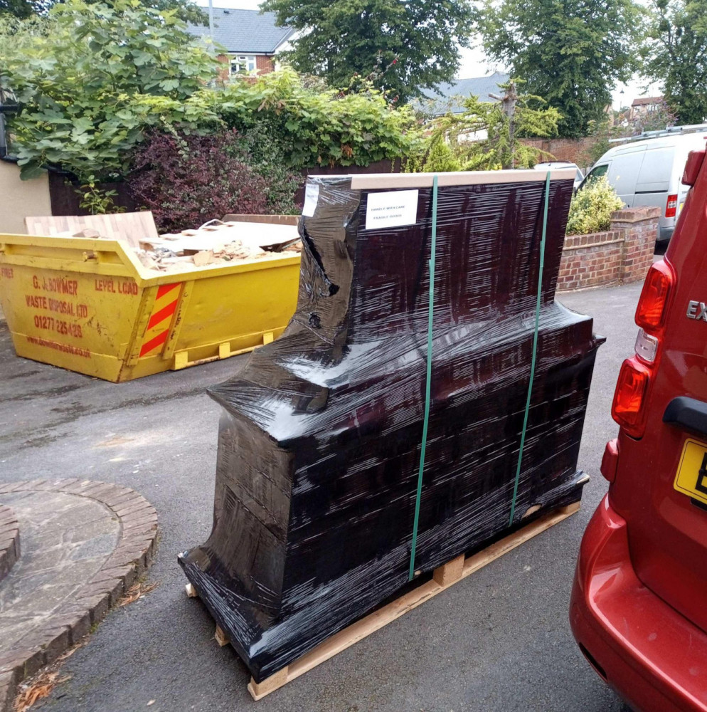 oversized pallet delivery on european haulage service